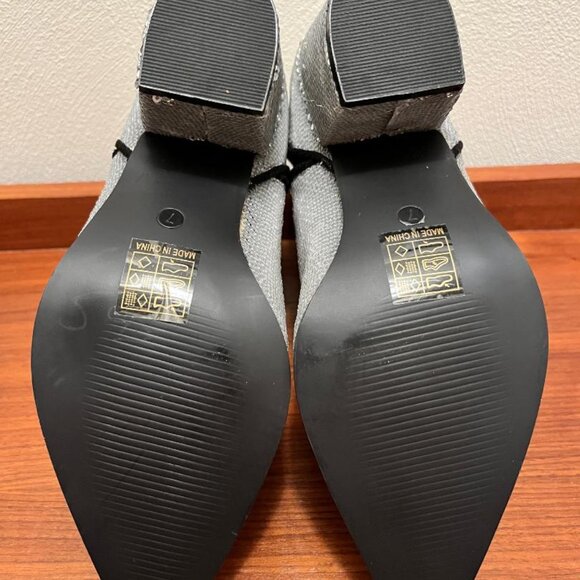 Women's So Me Silver Sequin Party Holiday Ankle Boots New without box size 7 - Picture 5 of 6